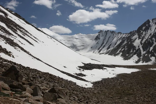 パミール高原地域ロシア中央アジアの山の風景 — ストック写真