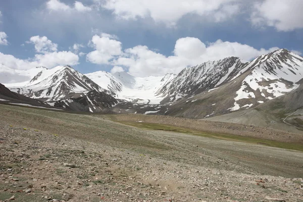 Pamir região Federação Russa Ásia Central paisagens de montanha — Fotografia de Stock