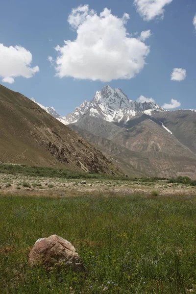Azji Środkowej Rosji Pamir górskie krajobrazy — Zdjęcie stockowe