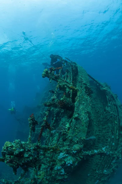 Βυθισμένο πλοίο κάτω ναυάγιο υποβρύχιες καταδύσεις Σουδάν Ερυθρά θάλασσα — Φωτογραφία Αρχείου