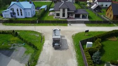 çöp taşıma araba havadan görünümü, dron Üstten Görünüm