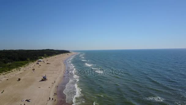 Palanga Lietuva Oostzee kust luchtfoto drone boven bekijken 4 k Uhd video Litouwen — Stockvideo