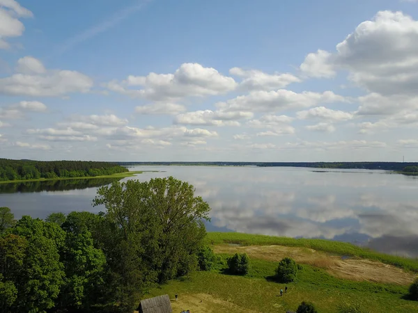 Rydze jezioro drone top ptaka Łotwa — Zdjęcie stockowe