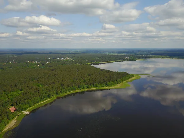 拉脱维亚里加湖空中无人机俯视图 — 图库照片