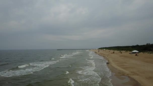 帕兰加浴盆波罗的海海边空中无人机顶部查看 4 k 到视频立陶宛 — 图库视频影像