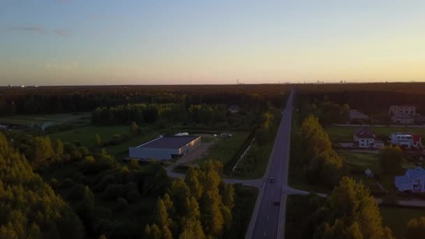 Atardecer atardecer Vista aérea del campo, vista superior del dron 4K UHD video — Vídeos de Stock