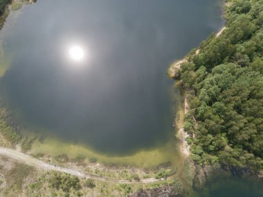 Sauriesi Gölü hava dron üstten görünüm Letonya
