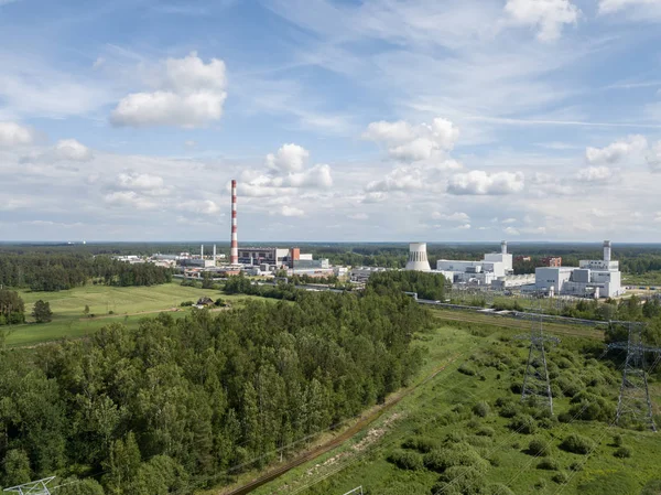 Vista aérea de la central eléctrica de Riga TEC-2 vista superior del dron Imagen De Stock