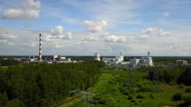 Riga Tec -2 elektrik santrali dron üstten görünüm 4 k Uhd video havadan görünümü