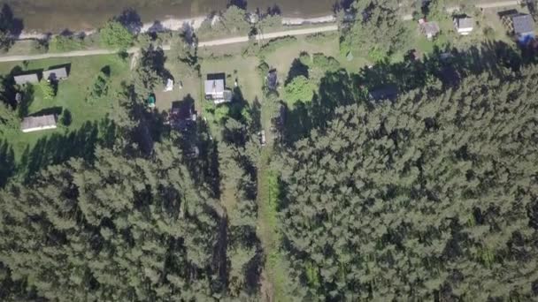 农村无人机顶视图 4 k 到视频的 Engure 拉脱维亚鸟瞰图 — 图库视频影像