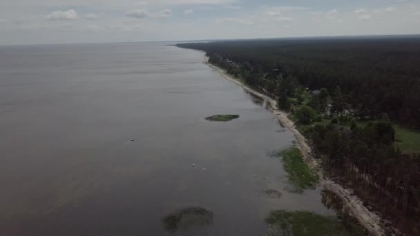 Engure Letland luchtfoto van platteland drone bovenaanzicht 4k Uhd video — Stockvideo