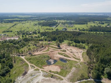 Sauriesi Gölü hava dron üstten görünüm Letonya