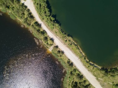 Sauriesi Gölü hava dron üstten görünüm Letonya
