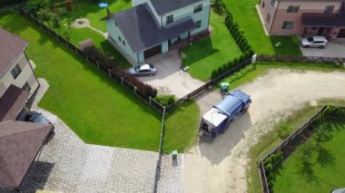 çöp taşıma araba havadan görünümü, dron üstten görünüm 4k Uhd video