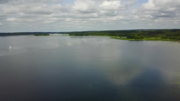 Plateliai lake Litouwen nationale Water Reserve luchtfoto drone bovenaanzicht 4k Uhd video — Stockvideo