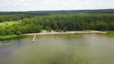 Plateliai Gölü Litvanya Ulusal su rezerv hava dron üstten görünüm 4k Uhd video 