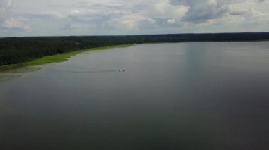 Plateliai Gölü Litvanya Ulusal su rezerv hava dron üstten görünüm 4k Uhd video 