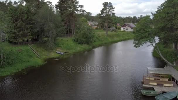 Roja Lotyšsko Baltské moře pobřeží letecké dron pohled shora 4k Uhd videa — Stock video