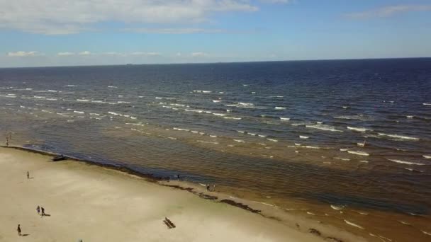 Vecaki Lettland Östersjön Seaside antenn drönare ovanifrån 4k Uhd video — Stockvideo