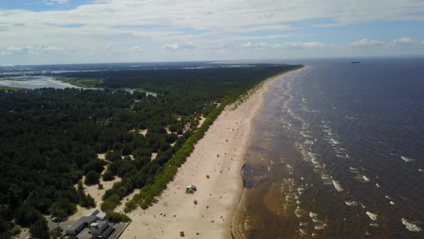 Vecaki Lettland Östersjön Seaside antenn drönare ovanifrån 4k Uhd video — Stockvideo