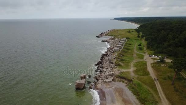 Norte Fortes Liepaja Letónia Mar Báltico Litoral Avião drone vista superior 4K UHD vídeo — Vídeo de Stock