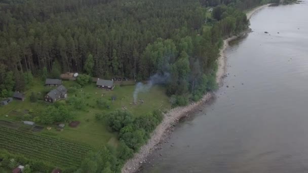 Roja Λετονία στη Βαλτική θάλασσα παραθαλάσσιο εναέρια κηφήνας κάτοψη 4k Uhd βίντεο — Αρχείο Βίντεο