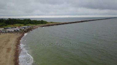 North Pier Liepaja Letonya Baltık Denizi deniz hava dron üstten görünüm 4k Uhd video