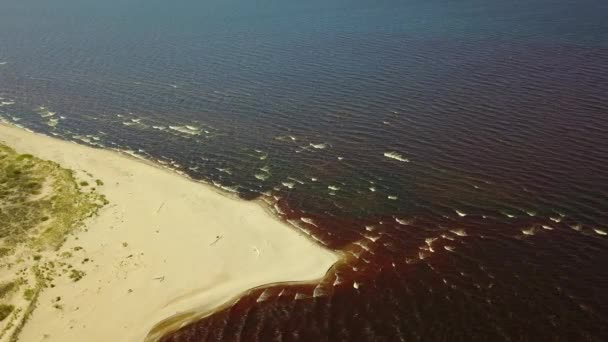 Gauja río Letonia desagüe en el mar Báltico avión no tripulado vista superior 4K UHD video — Vídeos de Stock