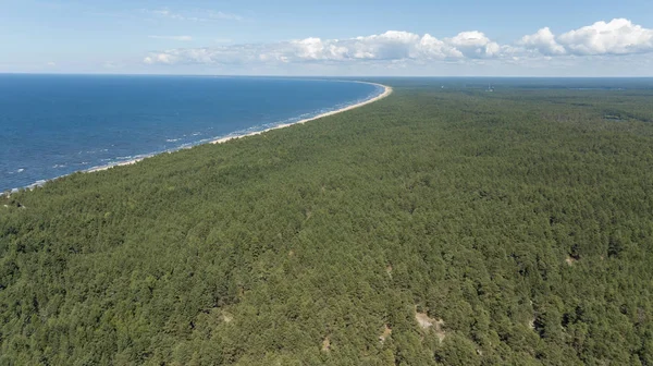 Gauja fiume Lettonia scarico nel Mar Baltico drone aereo vista dall'alto — Foto Stock