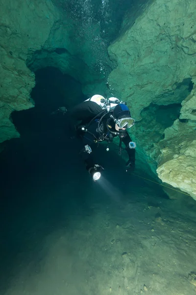 Mergulhadores Cavernas Subaquáticas Mergulho Florida Estados Unidos América — Fotografia de Stock