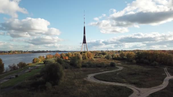 Riga Lotyšsko Tower Zakusala Evropa Největší Letecké Dron Pohled Shora — Stock video