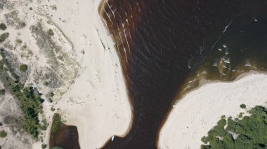 Gauja nehri Letonya Baltık Denizi 'ne dökülüyor.