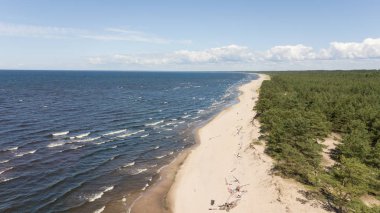 Gauja nehri Letonya Baltık Denizi 'ne dökülüyor.