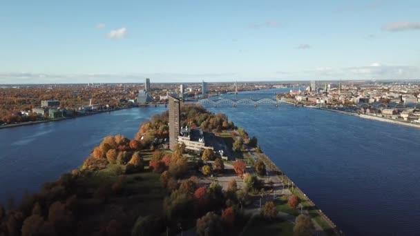 Riga Lettonie Daugava île de Zakusala Drone aérien vue de dessus  