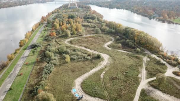 Riga Letonia Río Daugava Isla Zakusala Vista Superior Del Dron — Vídeo de stock