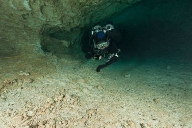ABD dalgıçlar sualtı mağaraları Florida Jackson Blue dalış Mağarası