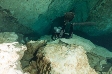 ABD dalgıçlar sualtı mağaraları Florida Jackson Blue dalış Mağarası