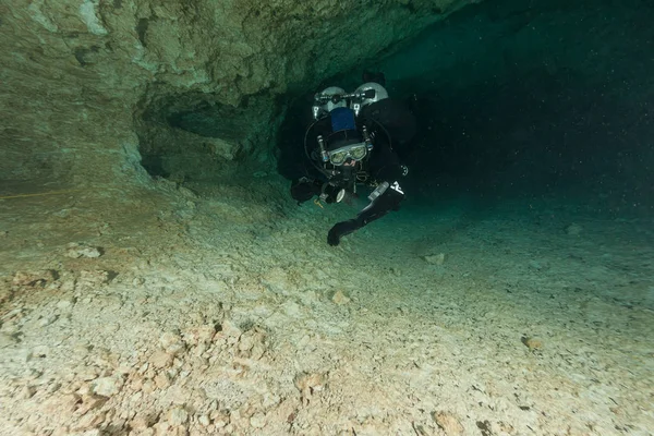 Mergulhadores Cavernas Subaquáticas Mergulho Florida Jackson Blue Caverna Eua — Fotografia de Stock