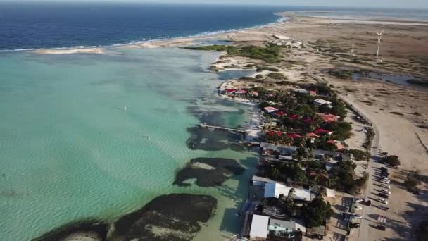 Остров Бонэйр Карибский Морской Виндсерфинг Лагуна Sorobon Воздушный Беспилотник Вид — стоковое видео