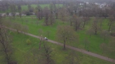 London Hyde Park İngiltere'de İngiltere dron üstten görünüm 4k Uhd video havadan görünümü