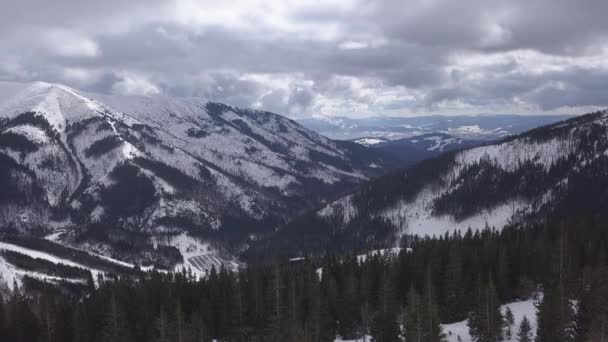 亚斯纳 马蒂奇滑雪胜地斯洛伐克山地空中无人机俯视图4K — 图库视频影像