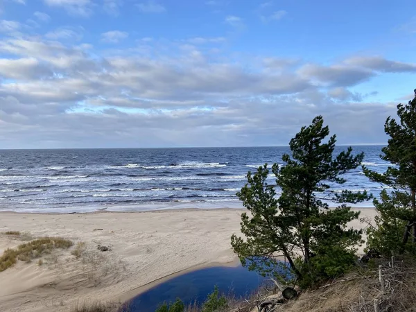 Morze Bałtyckie Jesienne Wybrzeże Morze Plaża Saulkrasti Łotwa — Zdjęcie stockowe