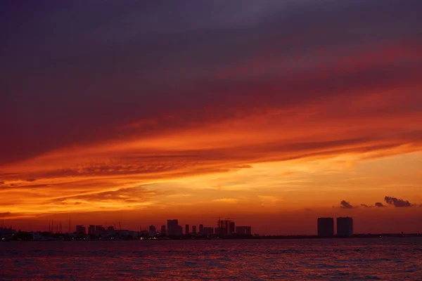 Pôr do sol no mar do Caribe — Fotografia de Stock