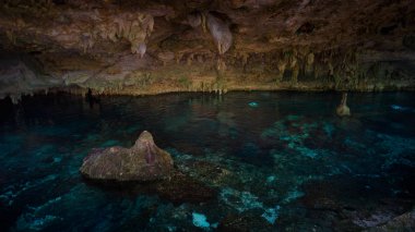 Cenote Dos Ojos