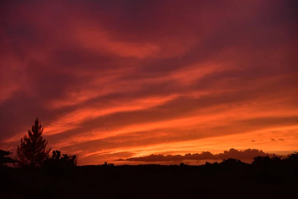ดวงอาทิตย์ตกบนทะเลแคริบเบียน — ภาพถ่ายสต็อก