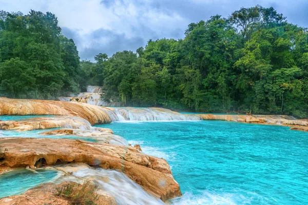 Cascadas de Agua Azul cascades. Agua Azul. Yucatan. Mexique — Photo