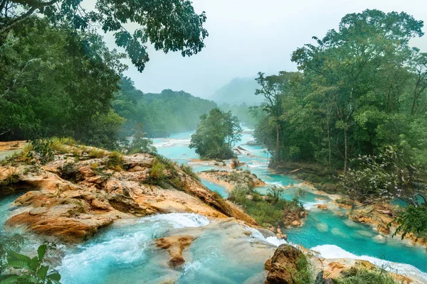 Cascadas de Agua Azul cascades. Agua Azul. Yucatan. Mexique — Photo