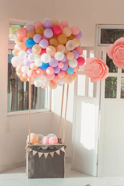 Çocuk tatilinde balonlardan alınan süsler.. — Stok fotoğraf