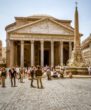Doğum Via Nazionale Roma'da Pantheon