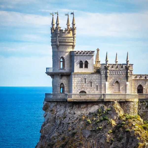 Castillo Nido de golondrina en el Mar Negro, Crimea —  Fotos de Stock